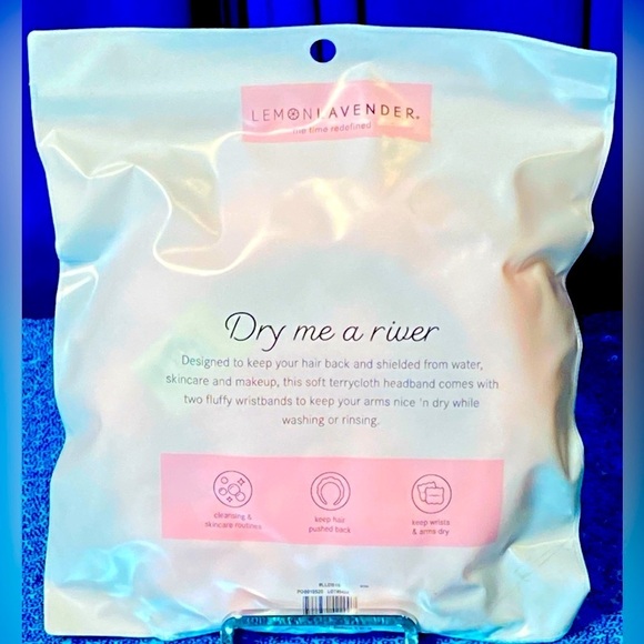 BEAUTY BUNDLE: Pink Hot/Cold Mask, Headband, Wristbands, Shea Butter Cr… - Picture 5 of 7